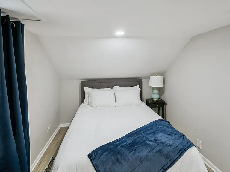 618 S Stewart Ave — Photo 22