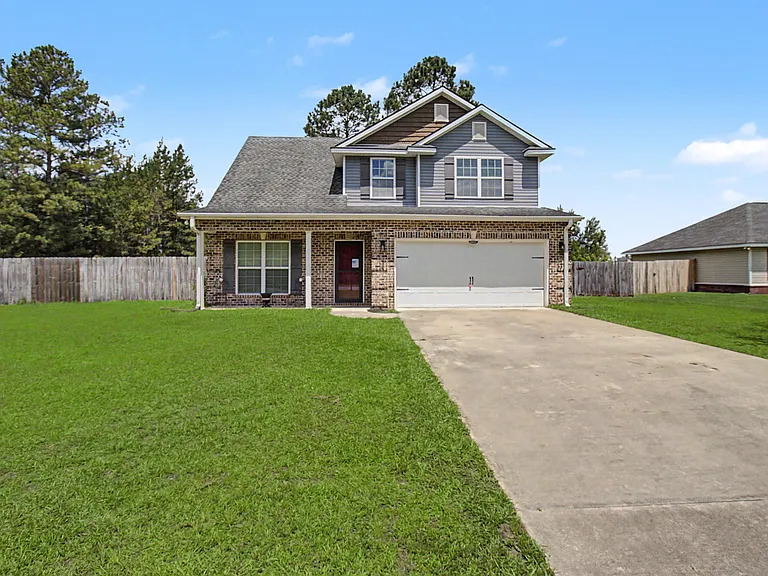 151 Lincoln Way NE — Photo 1