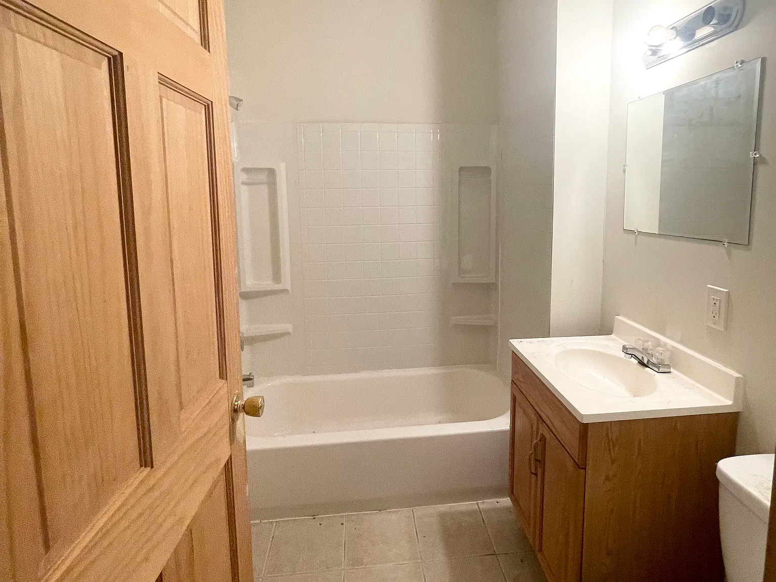 3 bed, 1000 sqft, $1,900 — Photo 4