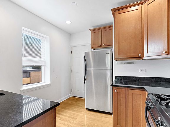 4th image of 58 Forest Ave APT 2S