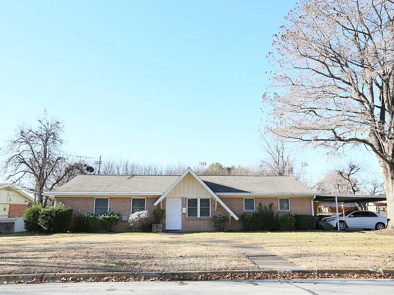 2459 Duringer Rd — Photo 1