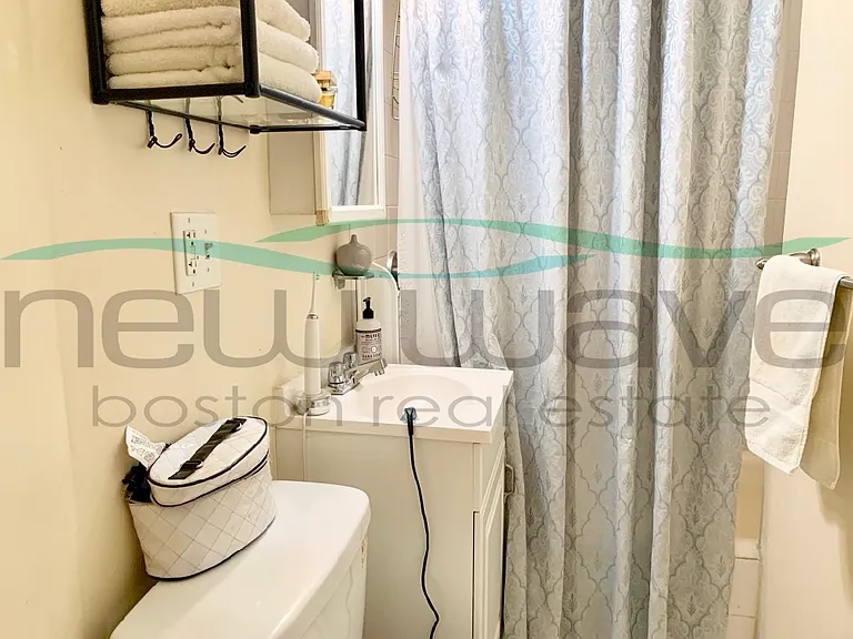 44 Joy St #5 — Photo 9