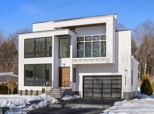 11 Edgefield Rd, Newton, MA 02468