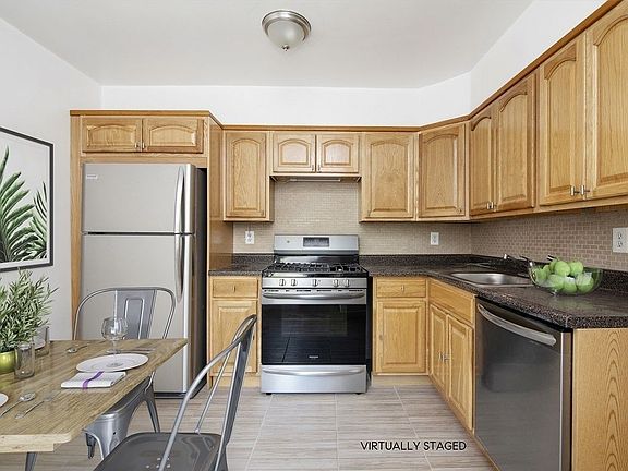 3rd image of 180 Van Cortlandt Park S APT 6G