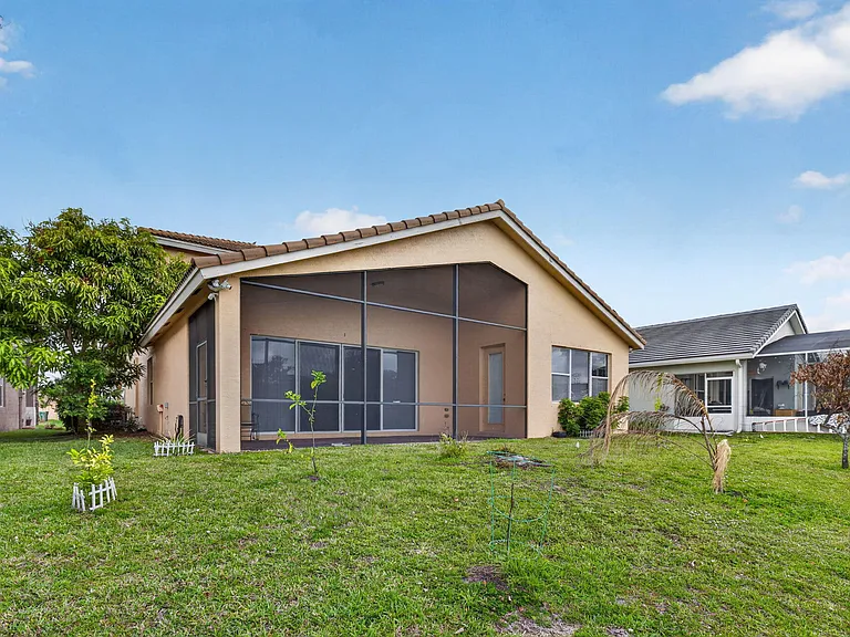 2237 SW Newport Isles Blvd — Photo 3