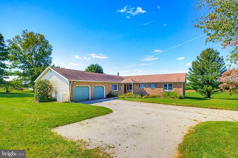 1st image of 367 Strawberry Rd