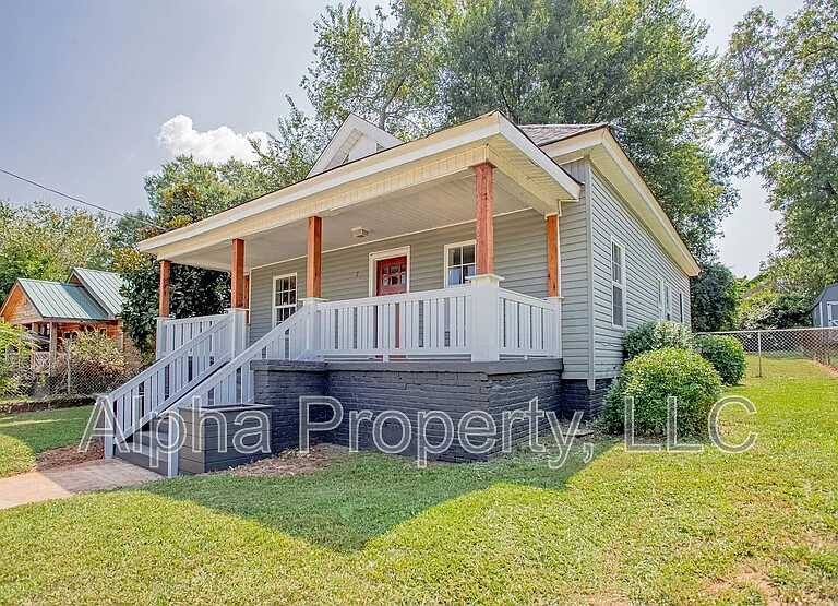 7 Highlawn Ave — Photo 2