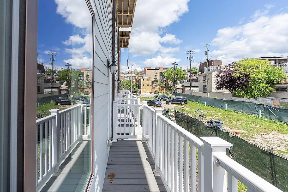 25 S Bethel St — Photo 3