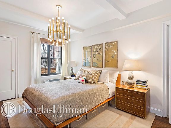4th image of 200 E 16th St APT 3D