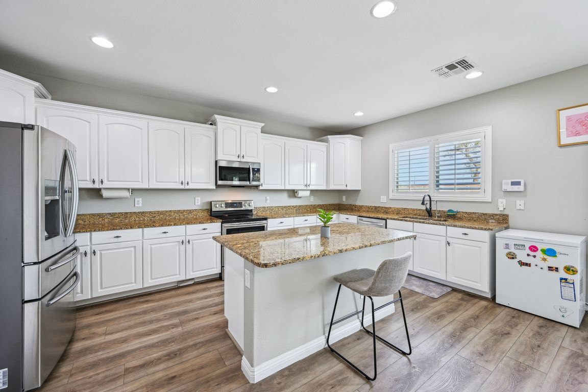 W Quail Ave-013.jpg