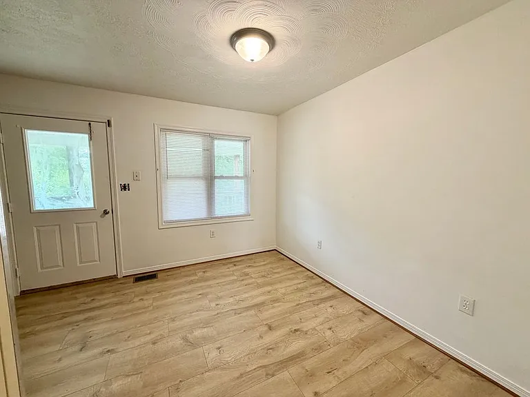 116 T Bird Ln #B — Photo 12