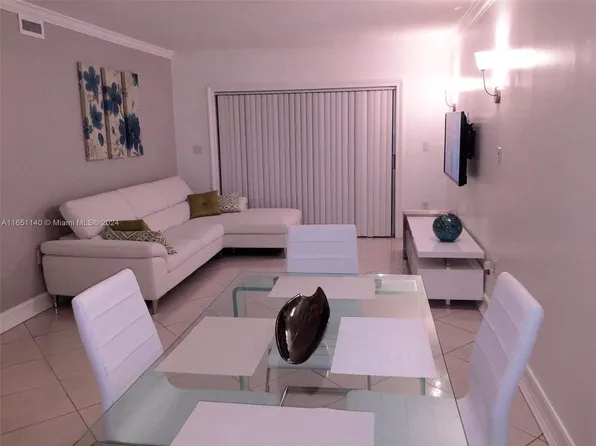 1735 W 60th St APT M318, Hialeah, FL 33012