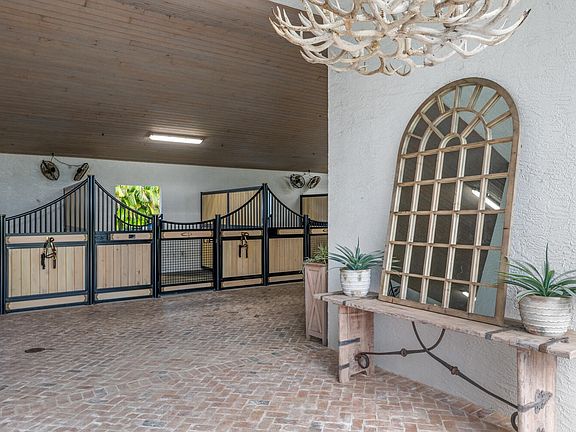 5th image of 15260 Sunnyland Ln