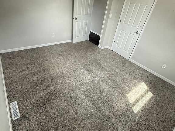 4th image of 3303 S Holly Ave #2