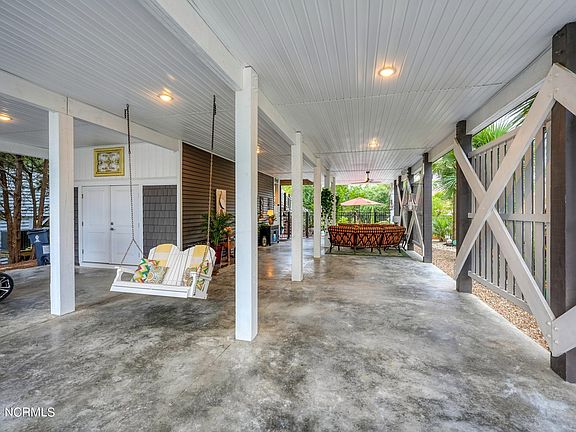4th image of 2524 E Pelican Drive