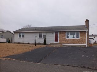 9 Cottage Ave, Old Saybrook, CT 06475