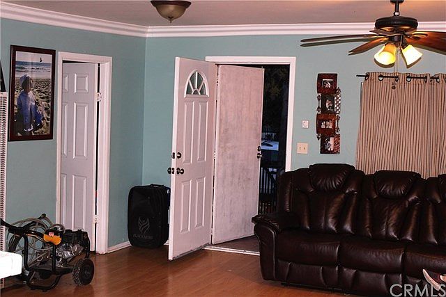 2nd image of 134 W 77th St