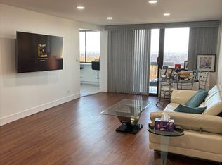 2 Bay Club Dr APT 21N, Bayside, NY 11360