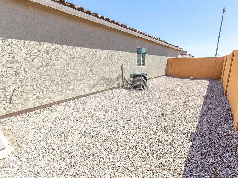 2547 N Kenna Pl — Photo 34