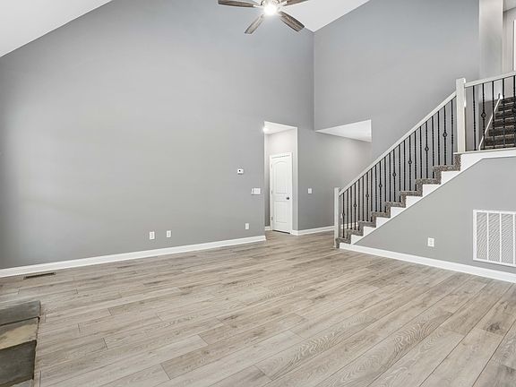 5th image of 678 Farmington
