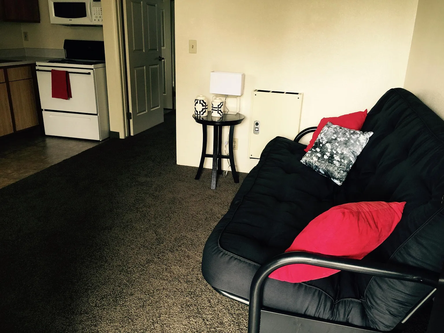 Redwood Apartments — Photo 4