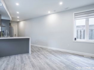 8 Banff Dr #3, Hamilton, ON L8T3B5