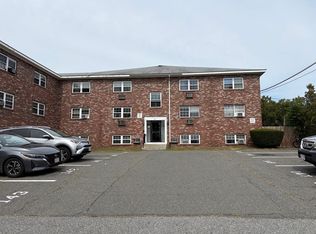 345 Hildreth St APT 14, Lowell, MA 01850