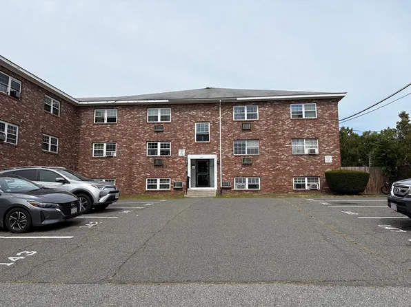 345 Hildreth St APT 14, Lowell, MA 01850