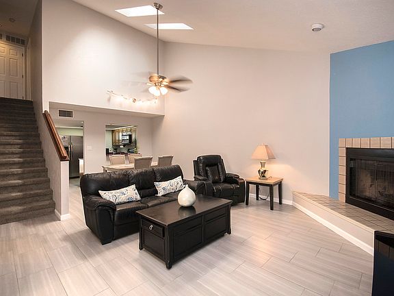 4th image of 9575 Sierra Vista Ct NE