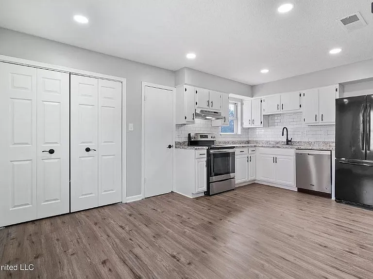 6540 Riverdale Rd #1 — Photo 17