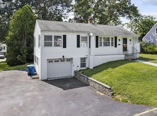 30 Forest St, Waterford, CT 06385