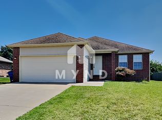 4402 W Bull Run Battle St, Battlefield, MO 65619