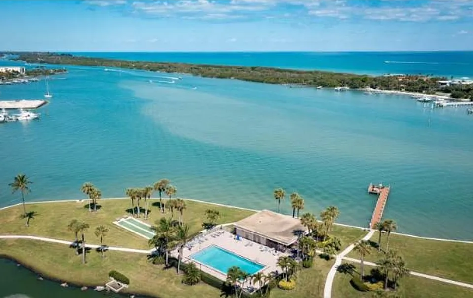 200 Intracoastal Pl #301