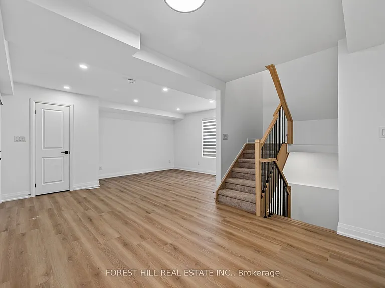 221 Churchill Ave #R — Photo 35