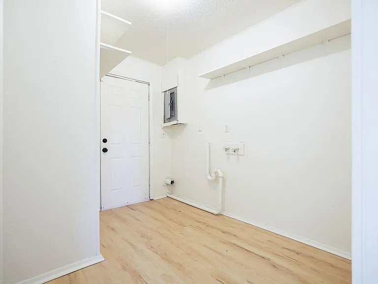 40 Saint Justin Dr — Photo 12
