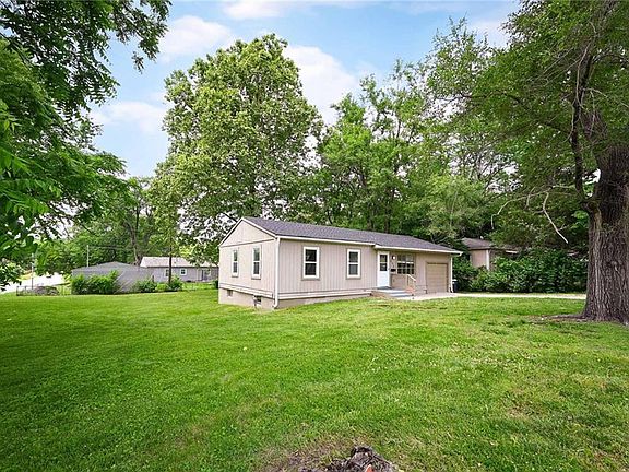 3rd image of 9416 Stark Ave