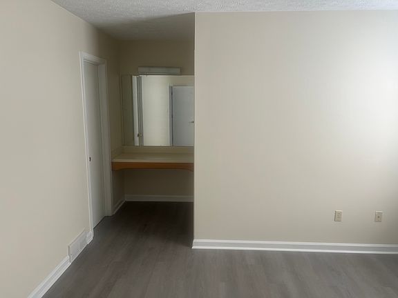 2nd image of 3260 Spring Hollow Ave #3