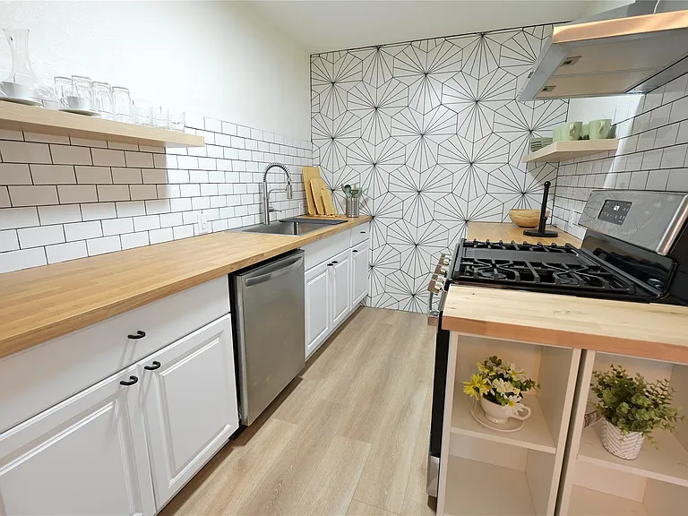 2311 S 3rd St — Photo 5