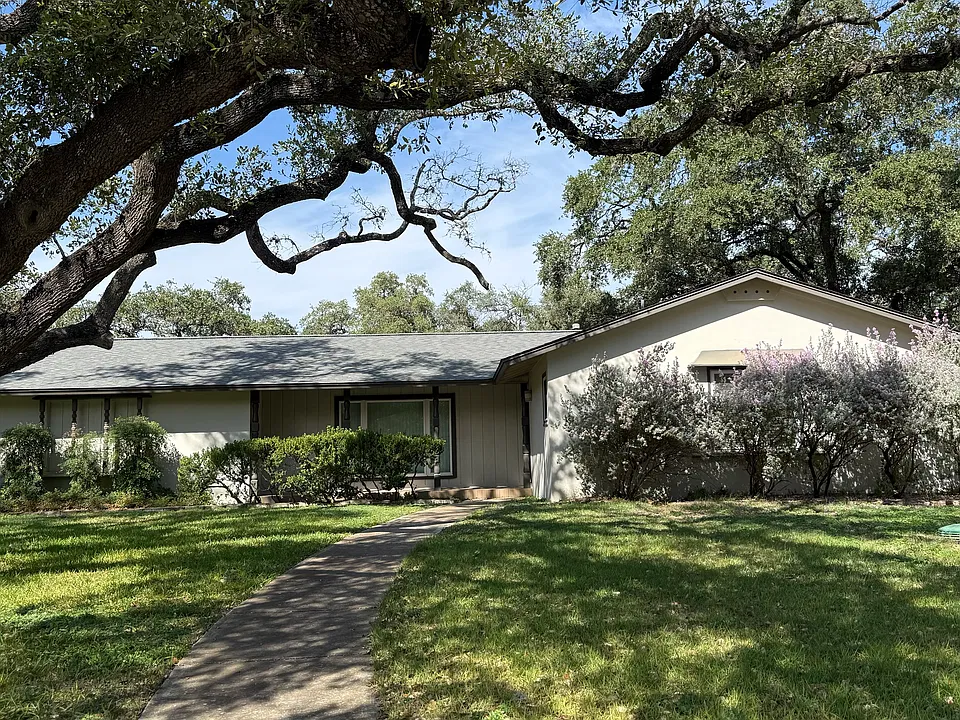 102 Yosemite Dr