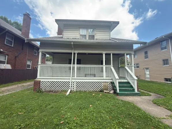 1004 S Busey Ave, Urbana, IL 61801