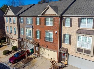 3253 Greenwood Oak Dr, Norcross, GA 30092