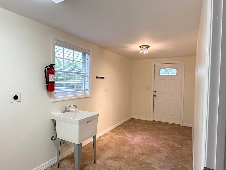 710 Morningside Dr — Photo 13