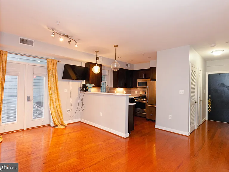 4800 Georgia Ave NW #104 — Photo 9
