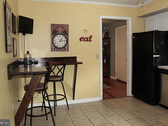 5th image of 1203 Dulany St