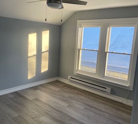 5th image of 1762 Hamburg St #2