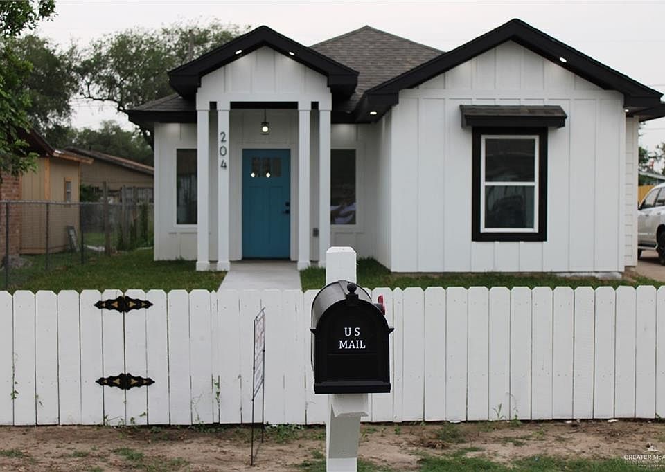 1st image of 204 Martha St