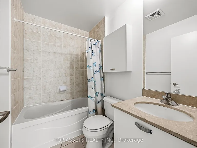 37 Grosvenor St #2109 — Photo 22