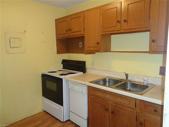 3rd image of 25801 Lake Shore Blvd APT 42
