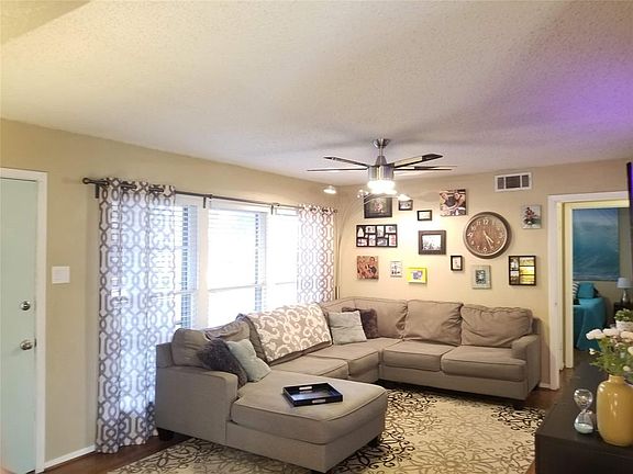 3rd image of 1517 Elizabeth Dr