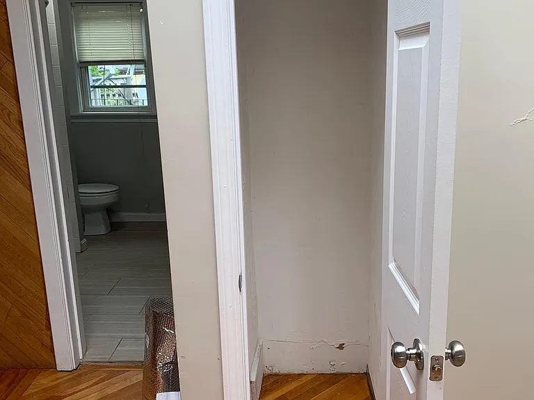 322 Warren St #3 — Photo 10